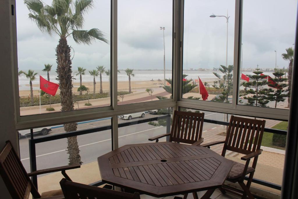Pool and Sea View Beach Apartment - main image