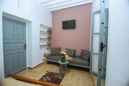 Riad Nakhla - image 26