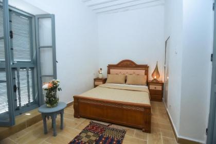 Riad Nakhla - image 30