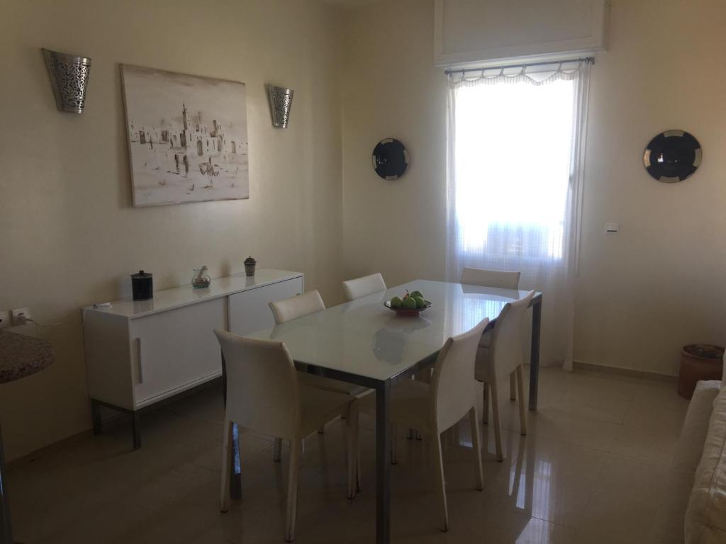 Pool and Sea View Beach Apartment - image 7