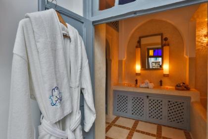 Riad Alech - image 24