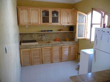 Complete apartment with terrace and fireplace - image 2