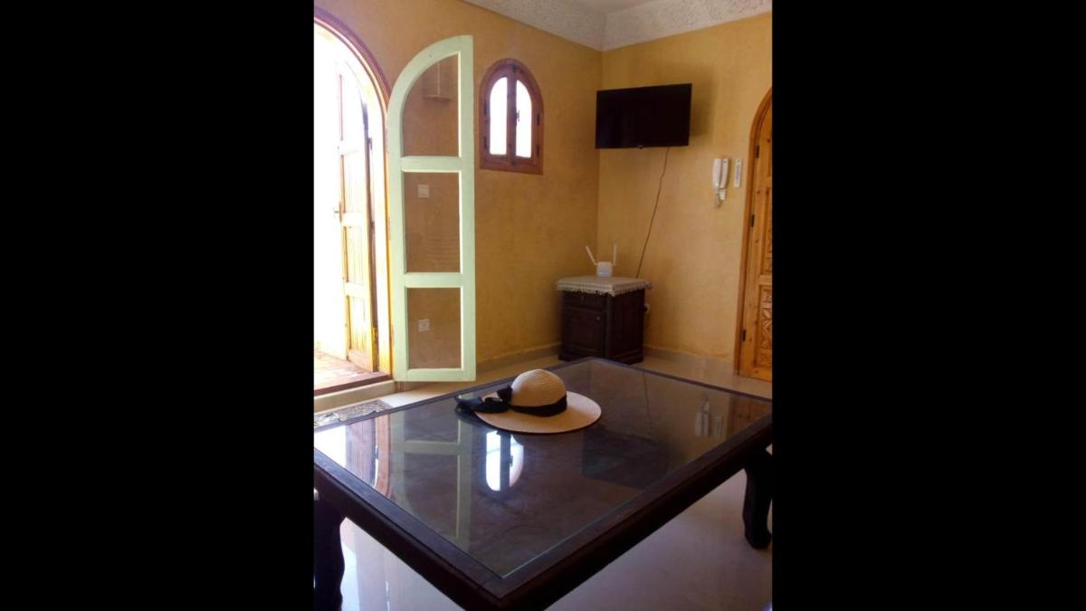 Complete apartment with terrace and fireplace - image 6